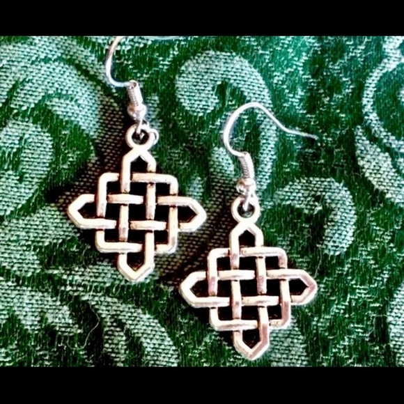 Celtic Weave Interwoven Rhombus Diamond Knot Antique Silver Tone Dangle Earrings - Picture 1 of 3